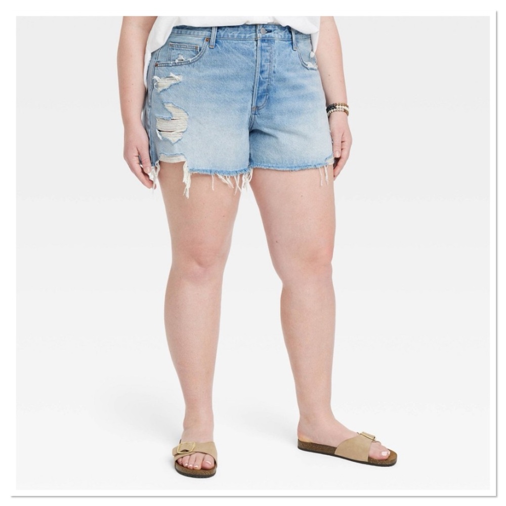 Women’s Mid Rise 90’s Baggy Jean Shorts Universal Thread